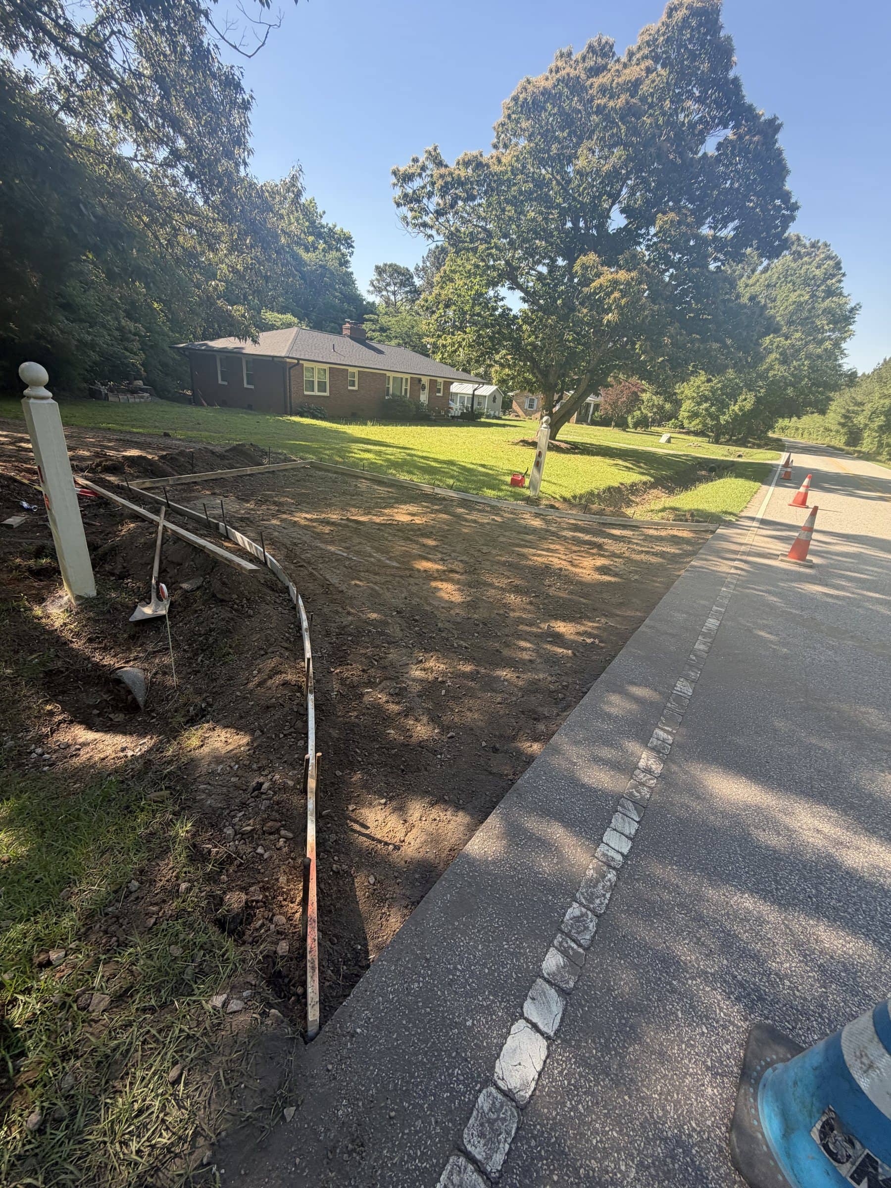 Driveway apron job at 9:26 am: Forms set
